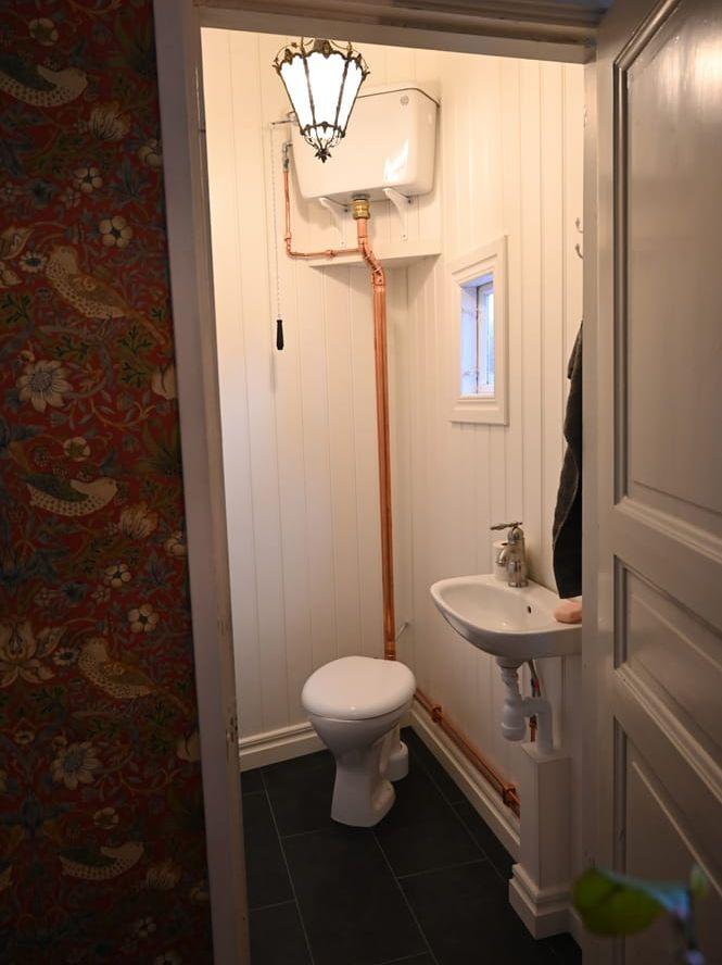 En av toaletterna på entréplan.